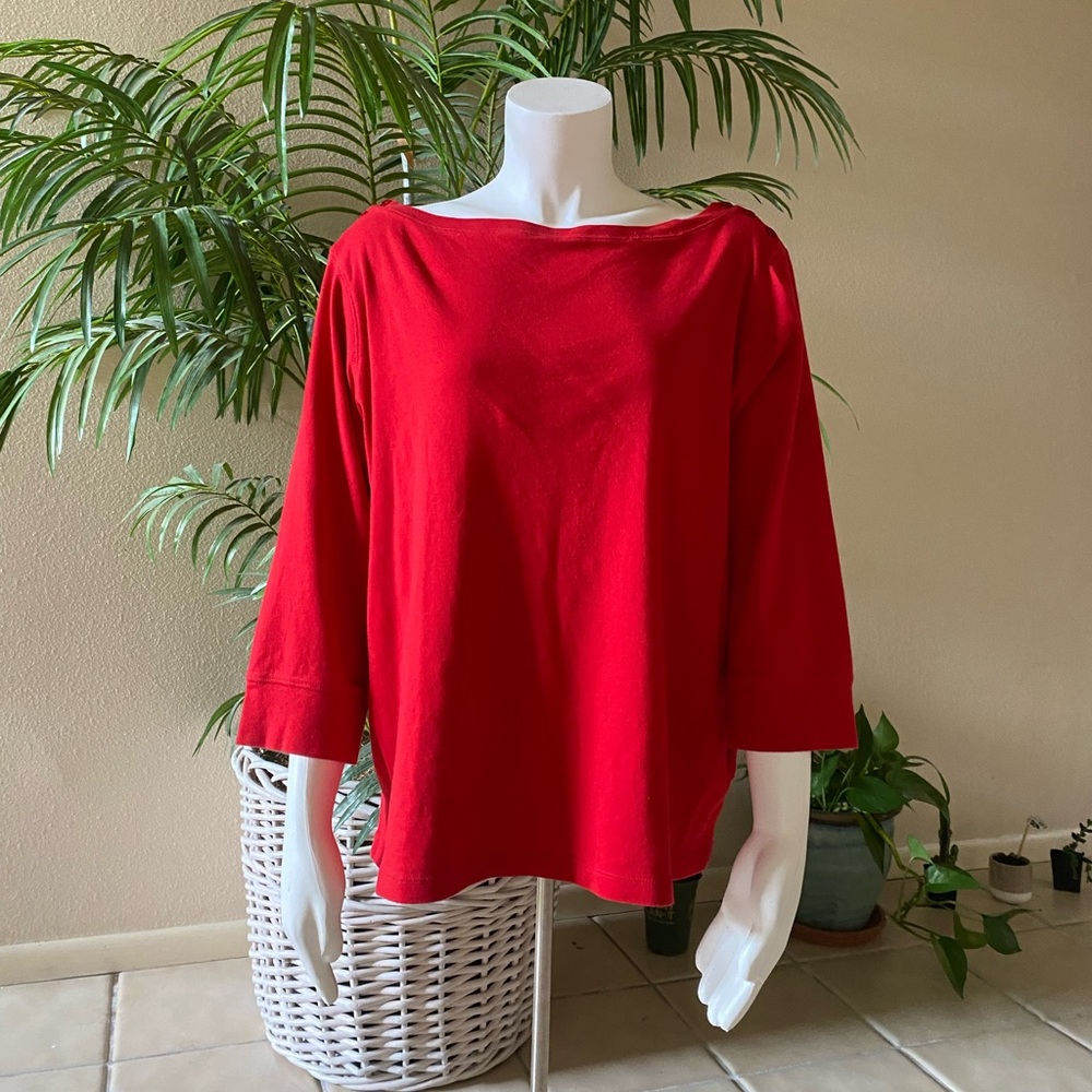 cotton blend top with 3/4 sleeve with scoop neck